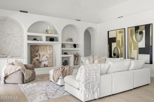 8627 E CORRINE Drive, Scottsdale, AZ 85260