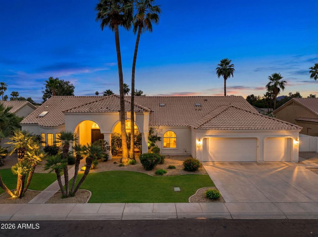 8627 E CORRINE Drive, Scottsdale, AZ 85260