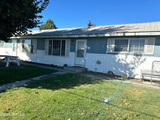 1120 Yakima Ave # 1120 # 1118, Sunnyside, WA 98944