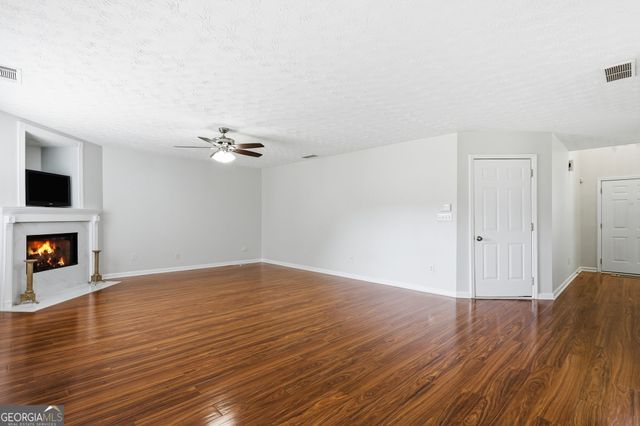 368 Shadowbrooke Circle SW, Loganville, GA 30052