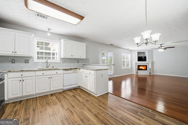 368 Shadowbrooke Circle SW, Loganville, GA 30052