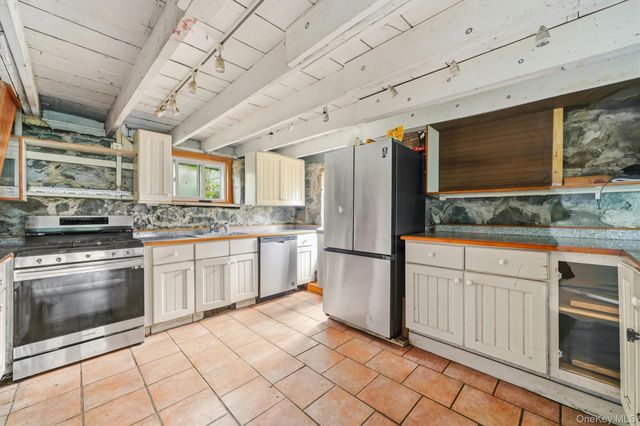 241 Meadow Avenue, Chester, NY 10918