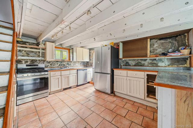 241 Meadow Avenue, Chester, NY 10918