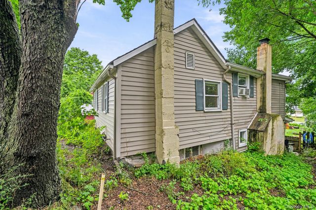 241 Meadow Avenue, Chester, NY 10918