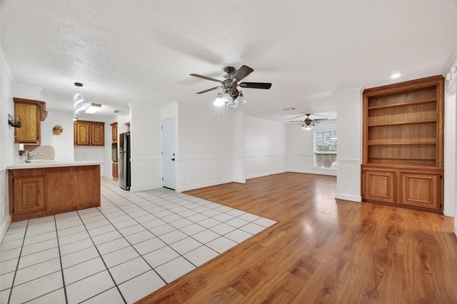 1125 E Lambuth Lane, Deer Park, TX 77536