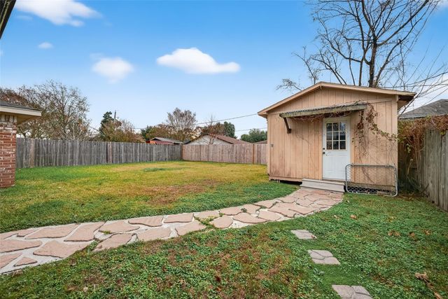 1125 E Lambuth Lane, Deer Park, TX 77536