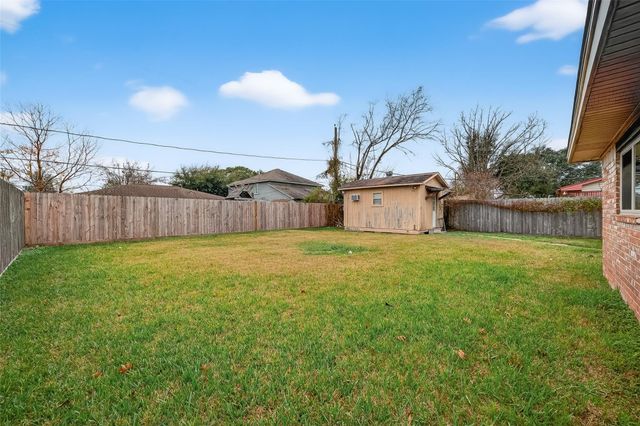 1125 E Lambuth Lane, Deer Park, TX 77536