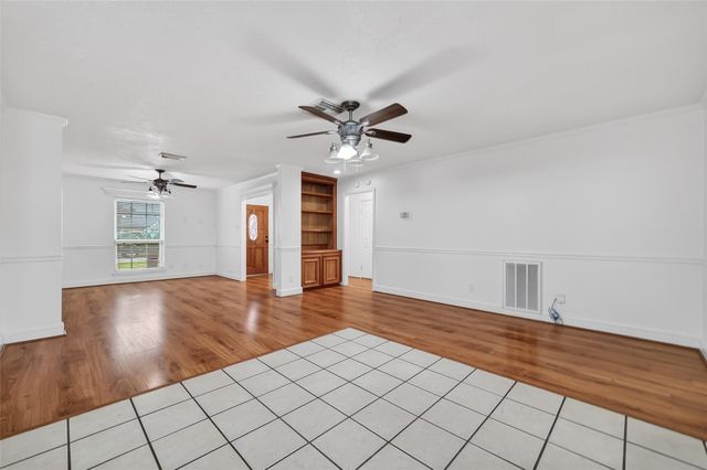 1125 E Lambuth Lane, Deer Park, TX 77536