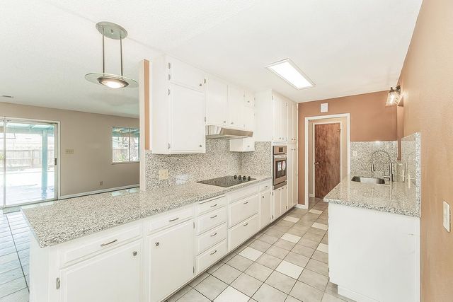 1375 S Cyrier Avenue, Reedley, CA 93654