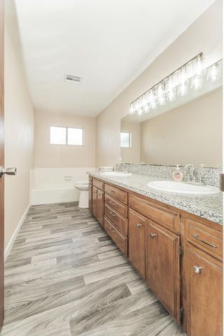 1375 S Cyrier Avenue, Reedley, CA 93654