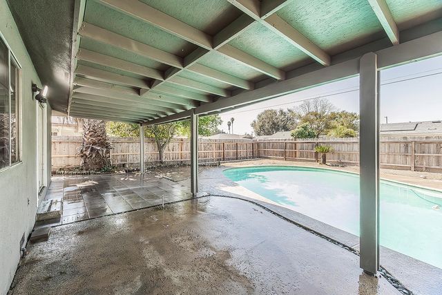 1375 S Cyrier Avenue, Reedley, CA 93654