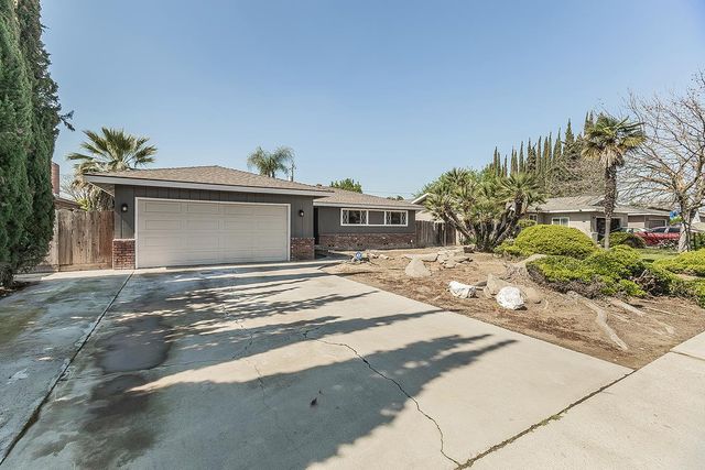 1375 S Cyrier Avenue, Reedley, CA 93654