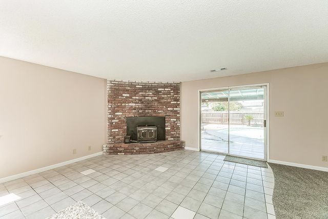 1375 S Cyrier Avenue, Reedley, CA 93654