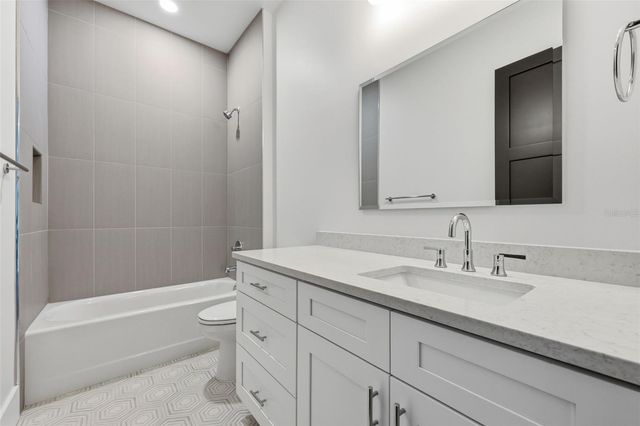 708 W KENTUCKY AVENUE, Tampa, FL 33603