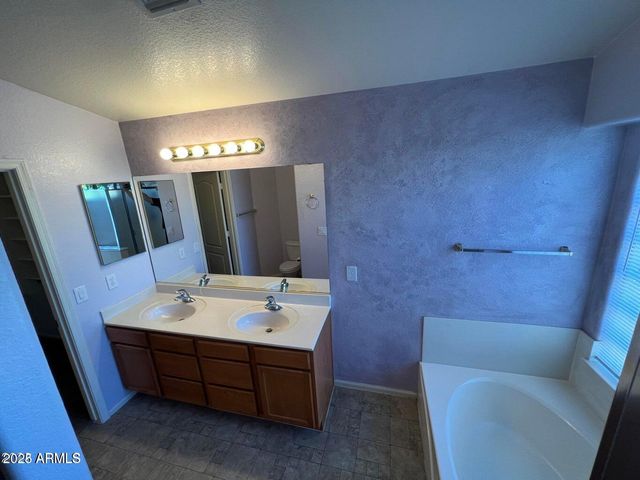 15796 W Latham Street, Goodyear, AZ 85338