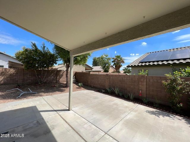 15796 W Latham Street, Goodyear, AZ 85338