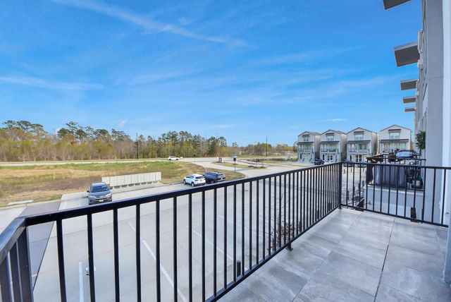 18716 Centro Main Street, Shenandoah, TX 77385