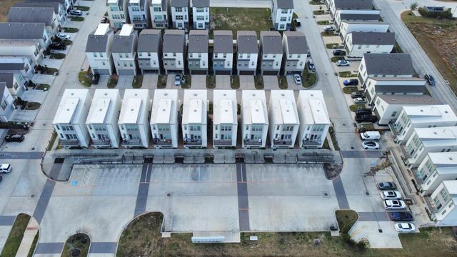 18716 Centro Main Street, Shenandoah, TX 77385