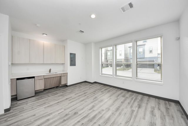 18716 Centro Main Street, Shenandoah, TX 77385