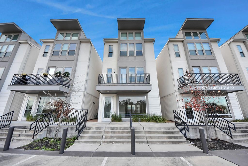 18716 Centro Main Street, Shenandoah, TX 77385