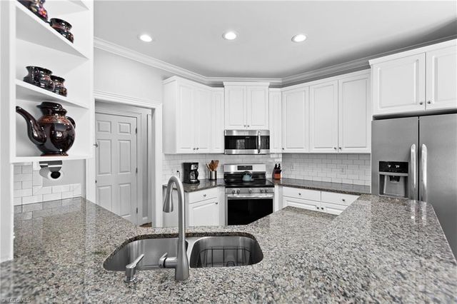 4324 Poplar Creek Lane, High Point, NC 27265