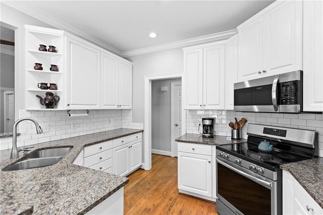 4324 Poplar Creek Lane, High Point, NC 27265