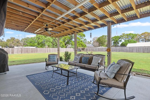 105 Glenfield Street, Youngsville, LA 70592