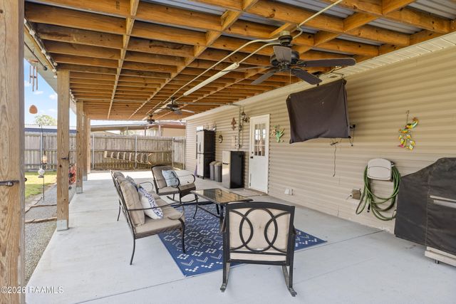 105 Glenfield Street, Youngsville, LA 70592