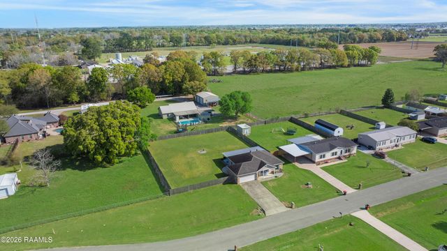 105 Glenfield Street, Youngsville, LA 70592