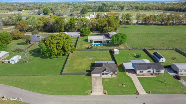 105 Glenfield Street, Youngsville, LA 70592