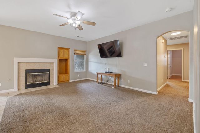 741 Bender Court, Tulare, CA 93274