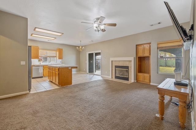 741 Bender Court, Tulare, CA 93274