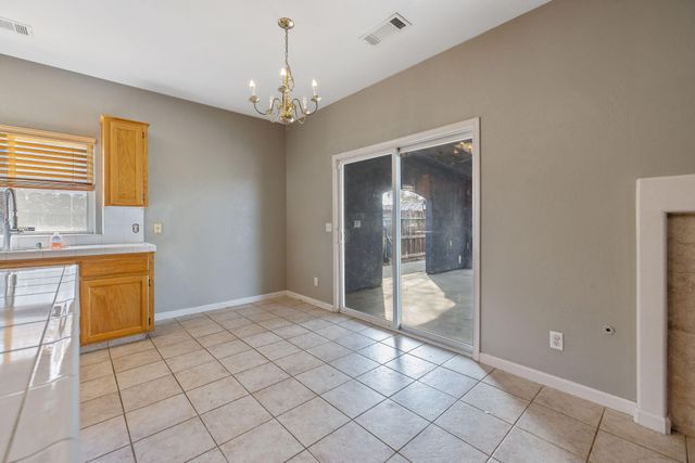 741 Bender Court, Tulare, CA 93274