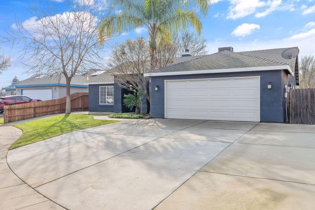 741 Bender Court, Tulare, CA 93274