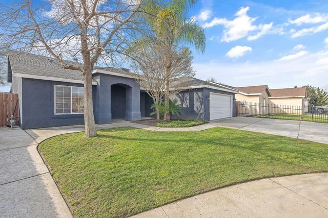 741 Bender Court, Tulare, CA 93274
