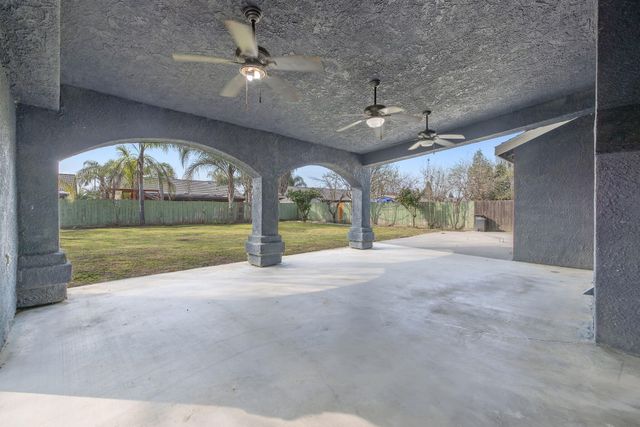 741 Bender Court, Tulare, CA 93274