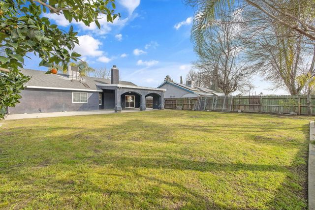 741 Bender Court, Tulare, CA 93274