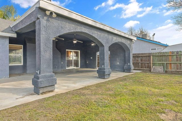 741 Bender Court, Tulare, CA 93274