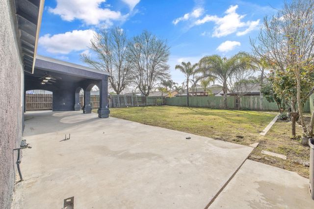 741 Bender Court, Tulare, CA 93274