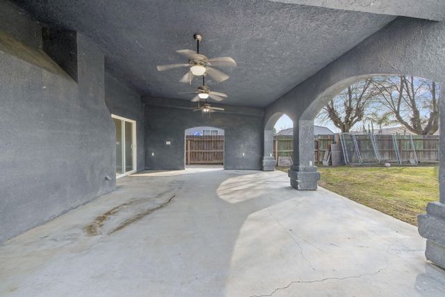 741 Bender Court, Tulare, CA 93274