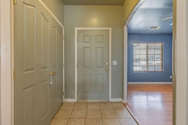 741 Bender Court, Tulare, CA 93274