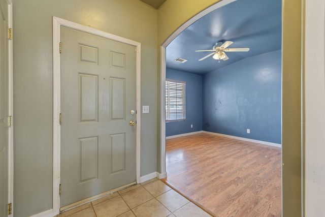 741 Bender Court, Tulare, CA 93274