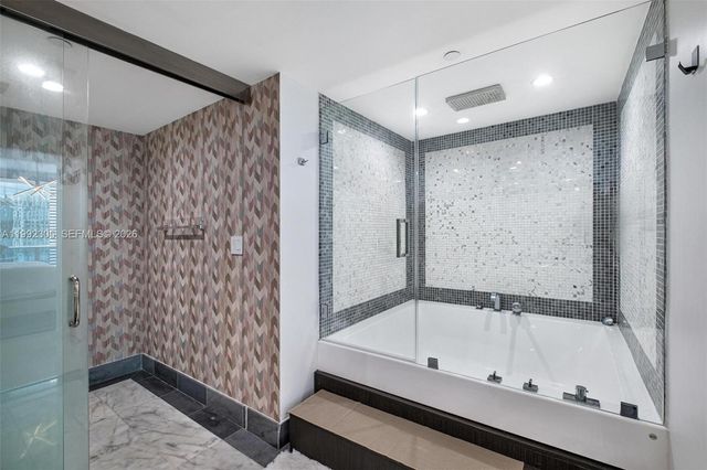 200 Biscayne Boulevard Way 3311, Miami, FL 33131