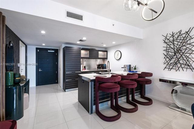 200 Biscayne Boulevard Way 3311, Miami, FL 33131