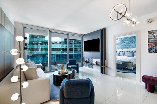 200 Biscayne Boulevard Way 3311, Miami, FL 33131