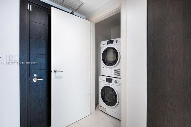 200 Biscayne Boulevard Way 3311, Miami, FL 33131