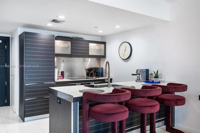 200 Biscayne Boulevard Way 3311, Miami, FL 33131