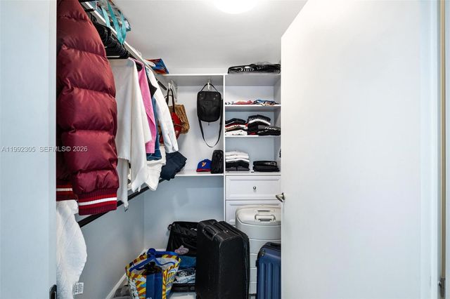 200 Biscayne Boulevard Way 3311, Miami, FL 33131