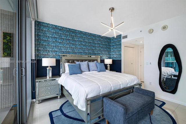 200 Biscayne Boulevard Way 3311, Miami, FL 33131