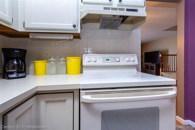 574 Tennyson, Rochester Hills, MI 48307
